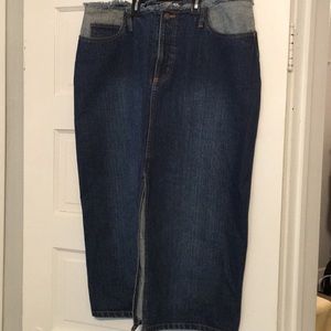 Skirt with sexy front slit